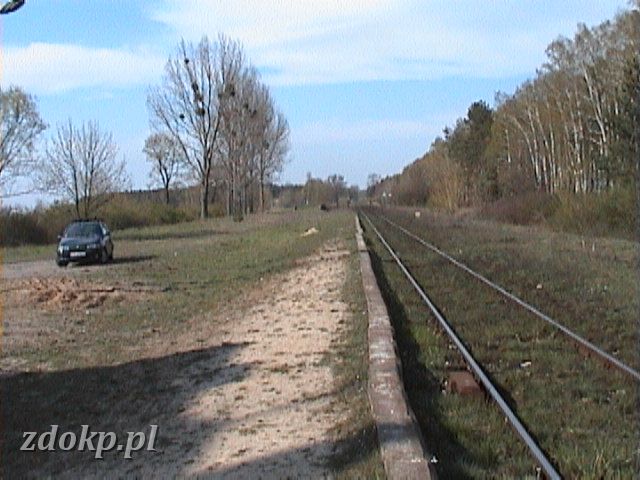 2005-04-25.18 stacja przysieczyn widok w kier WG.JPG - Stacja Przysieczyn, widok w kierunku Wgrowca